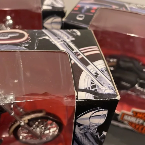 Harley Davidson Maisto Diecast 95th Anniversary Models Collectible Bikes 1:18 - Picture 11 of 14